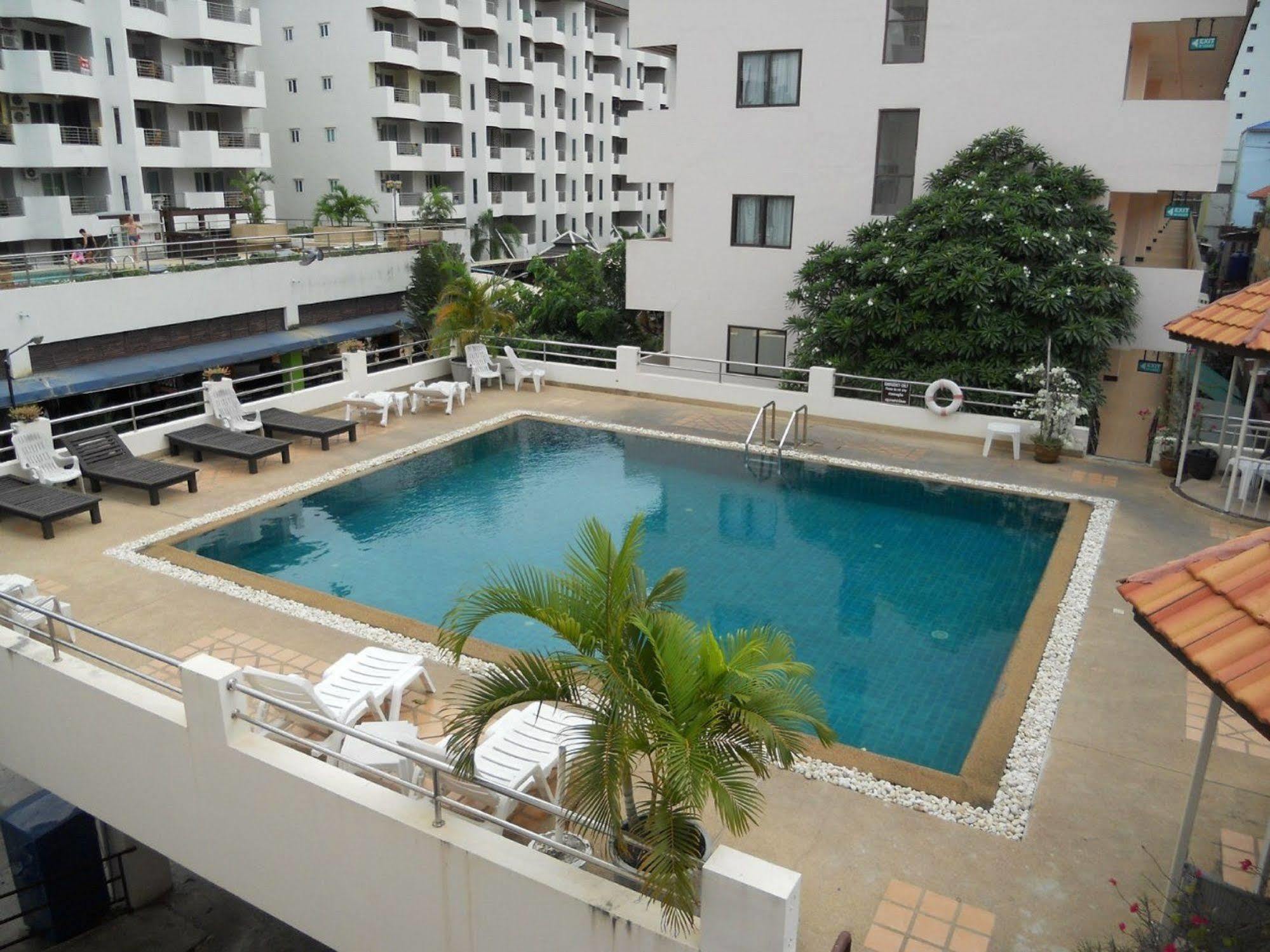 Jomtien Good Luck Apartment Praia de Jomtien Exterior foto